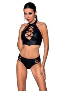 Top & shorts Nancy Zwart – Passion